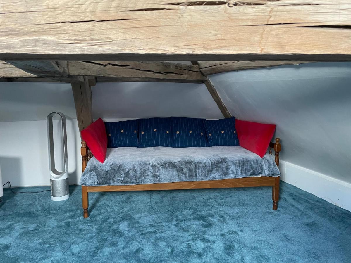 Villa Fontaine Avec Piscine Interieur Chauffee-Maison De Campagne Familiale -Ideal Vacances Ou Sejour Professionnel -3 Chambres-Bureau Separe -Lit Bebe - Parking Facile & Gratuit المظهر الخارجي الصورة